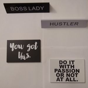 4pcs Graphic Decor(2pcs Nameplates 2pcs Wood Piece